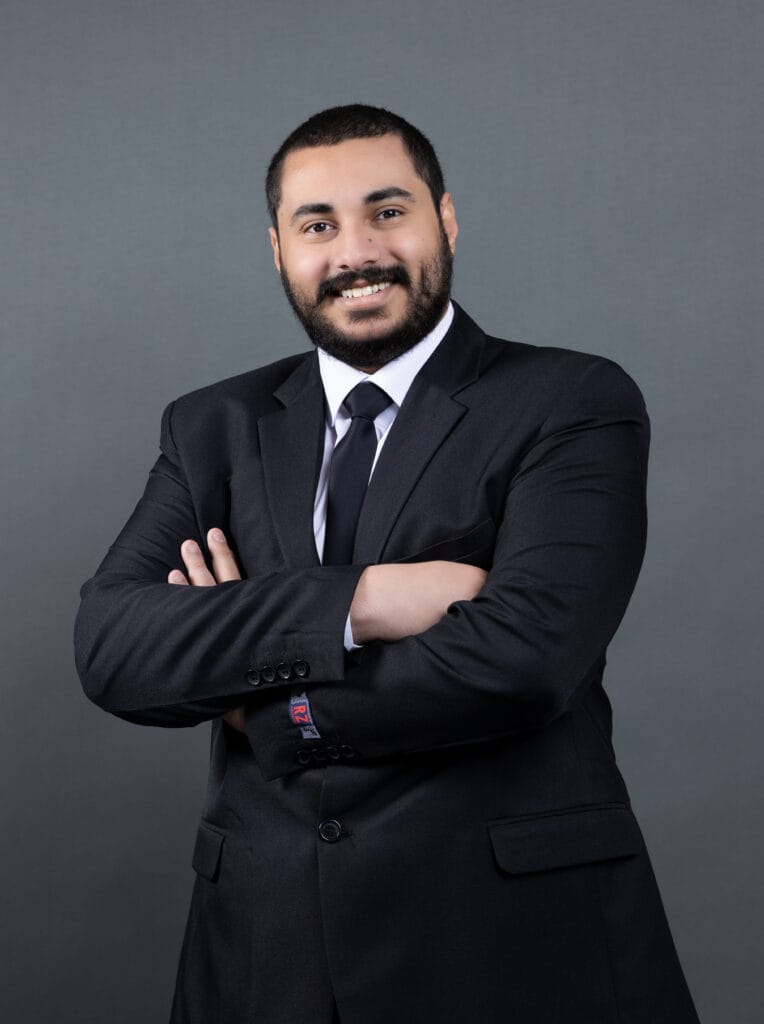 الأستاذ محمود طارق